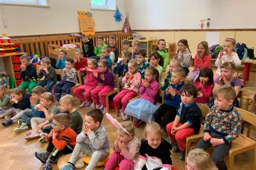 Hudebně-divadelní představení "Karneval zvířátek-na našem dvorečku"