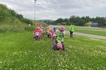 2.den - Kola a in-line brusle