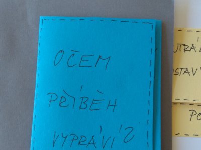 O čem příběh je? Zvenčí