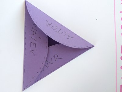 Krátké představení zvenčí