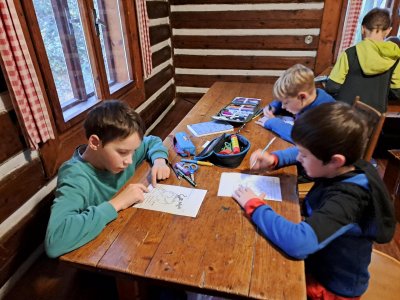 čtení a vybarvování Halloweenských pracovních