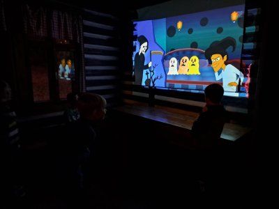 a píseň "5 Little Monsters"