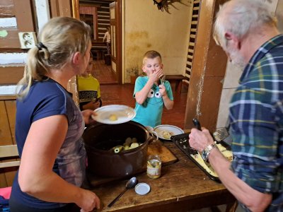 Tentokrát brambory s rakletami.