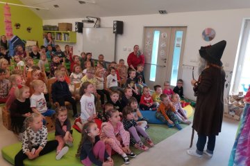 Divadlo Koloběžka “KRAKONOŠOVA ČAROVNÁ FAJFKA”