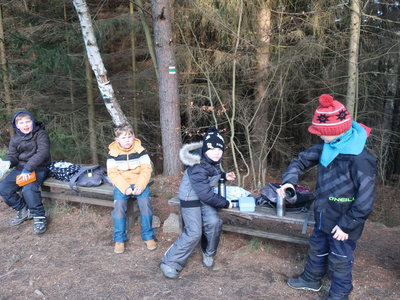 Zasloužená svačina u vodárny