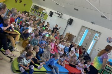 Divadlo Koloběžka - O NEPOSLUŠNÝCH KŮZLÁTKÁCH