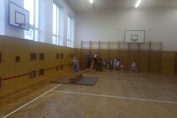 Předškolácí v tělocvičně