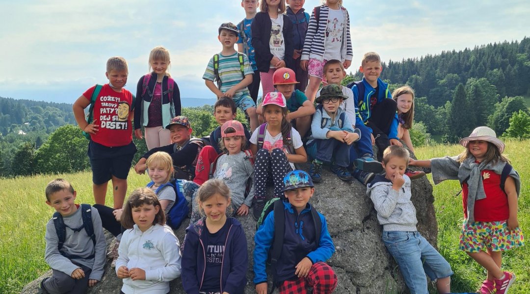 Prvňáci a jejich 1. den na 1. škole v přírodě