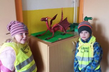 Výstava draků a dráčků v ZŠ