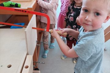 Polytechnická výchova - řezání dřeva