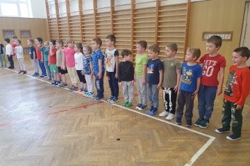 Cvičení v tělocvičně