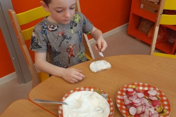 Jaro zaťukalo - příprava jarní svačinky