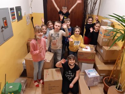 Zabaleno a odneseno ke vchodu