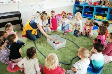 Voda - co poztrácel vodníček ve svém rybníku a hry s barvou