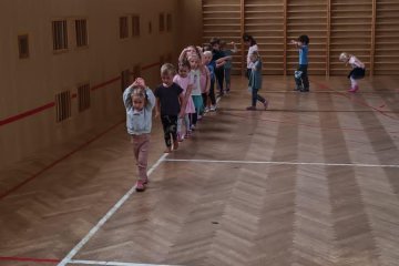 Cvičení v tělocvičně