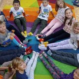 DEN VESELÝCH PONOŽEK