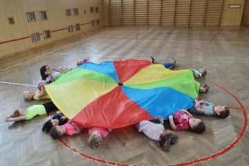 Poprvé v tělocvičně