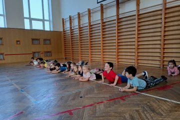 Cvičení v tělocvičně