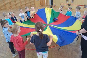 Cvičení v tělocvičně