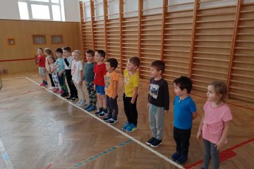 Cvičení v tělocvičně