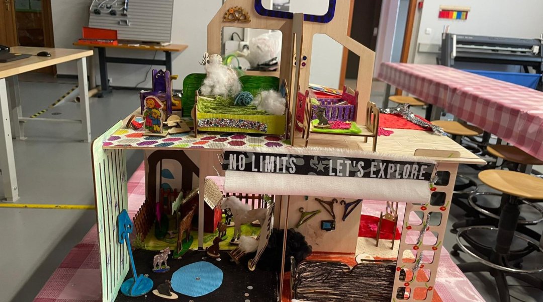 IQlandia - Výroba domečku