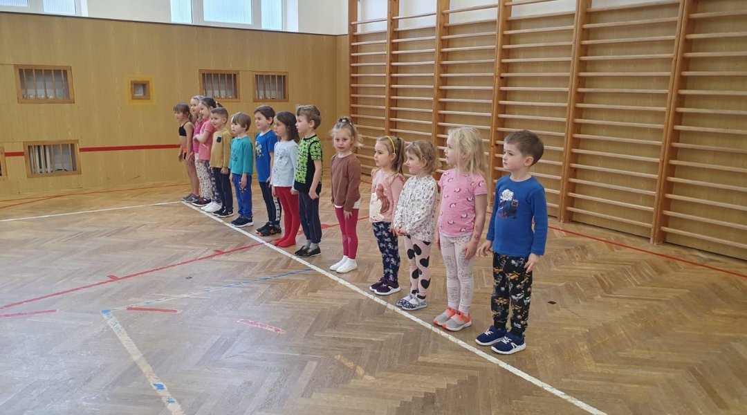 Cvičení v tělocvičně