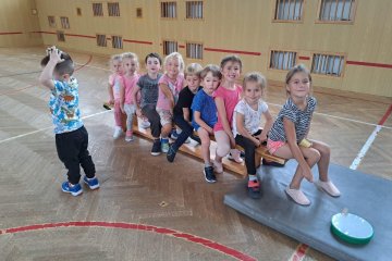 Cvičení v tělocvičně