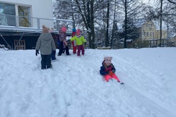 Radovánky na sněhu