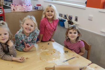 Pečení lineckého cukroví