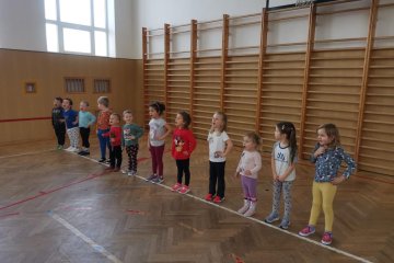 Cvičení v tělocvičně