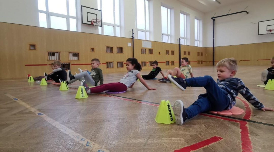 Cvičení v tělocvičně