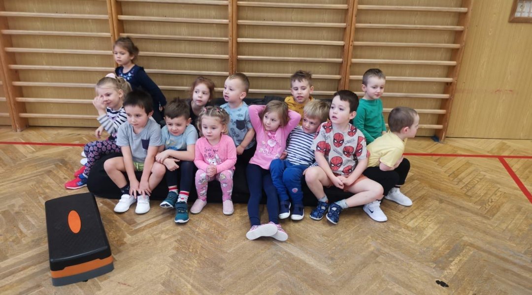 Cvičení v tělocvičně