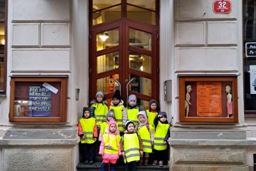 Naivní divadlo  - pohádka Červený balónek