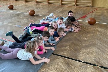 Cvičení v tělocvičně