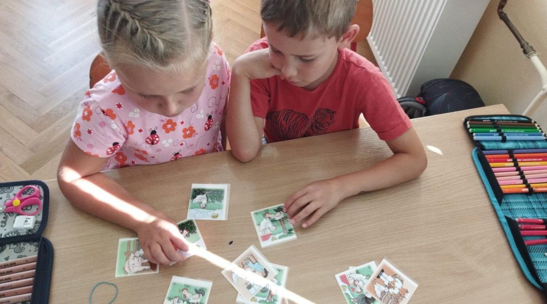 Skládání pohádky O slepičce a kohoutkovi