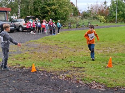 Mára už je v cíli. Roland dokonce běžel dvakrát.