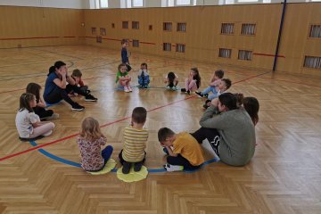 Cvičení v tělocvičně