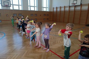 Cvičení v tělocvičně