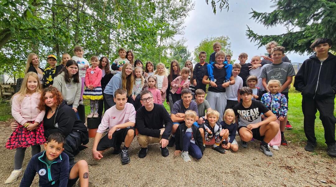 První školní krůčky s velkým parťákem