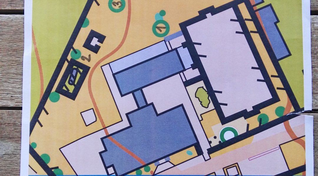 S mapou školní zahrady hledáme stromy