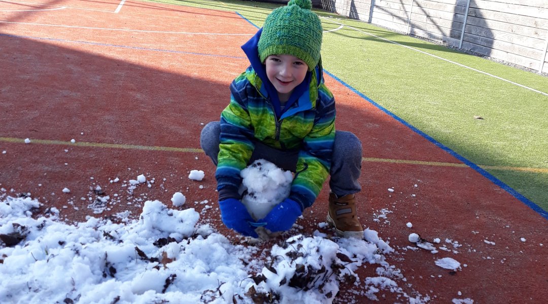 Odpoledne na zahradě a hřišti
