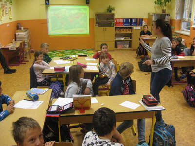 ..vysvětluje význam barev na vlajce